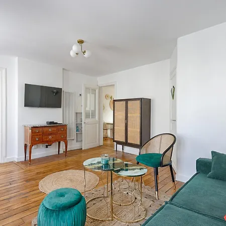 Sentier Gare Est Magnifique 2br דירה